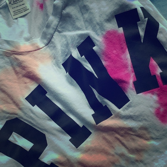 VS pink T-shirt. Fits larger size small. - Picture 1 of 2